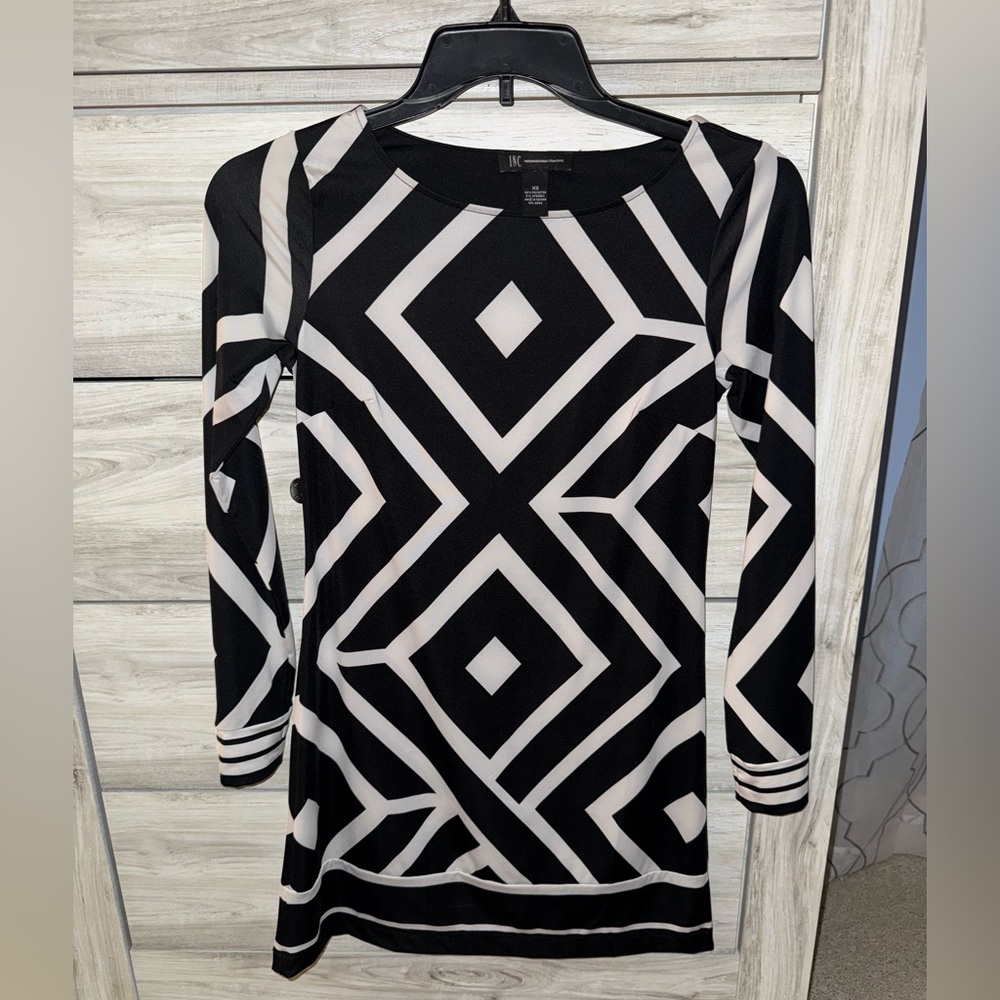 INC International Concepts Black and White Geometric Long Sleeve Dress